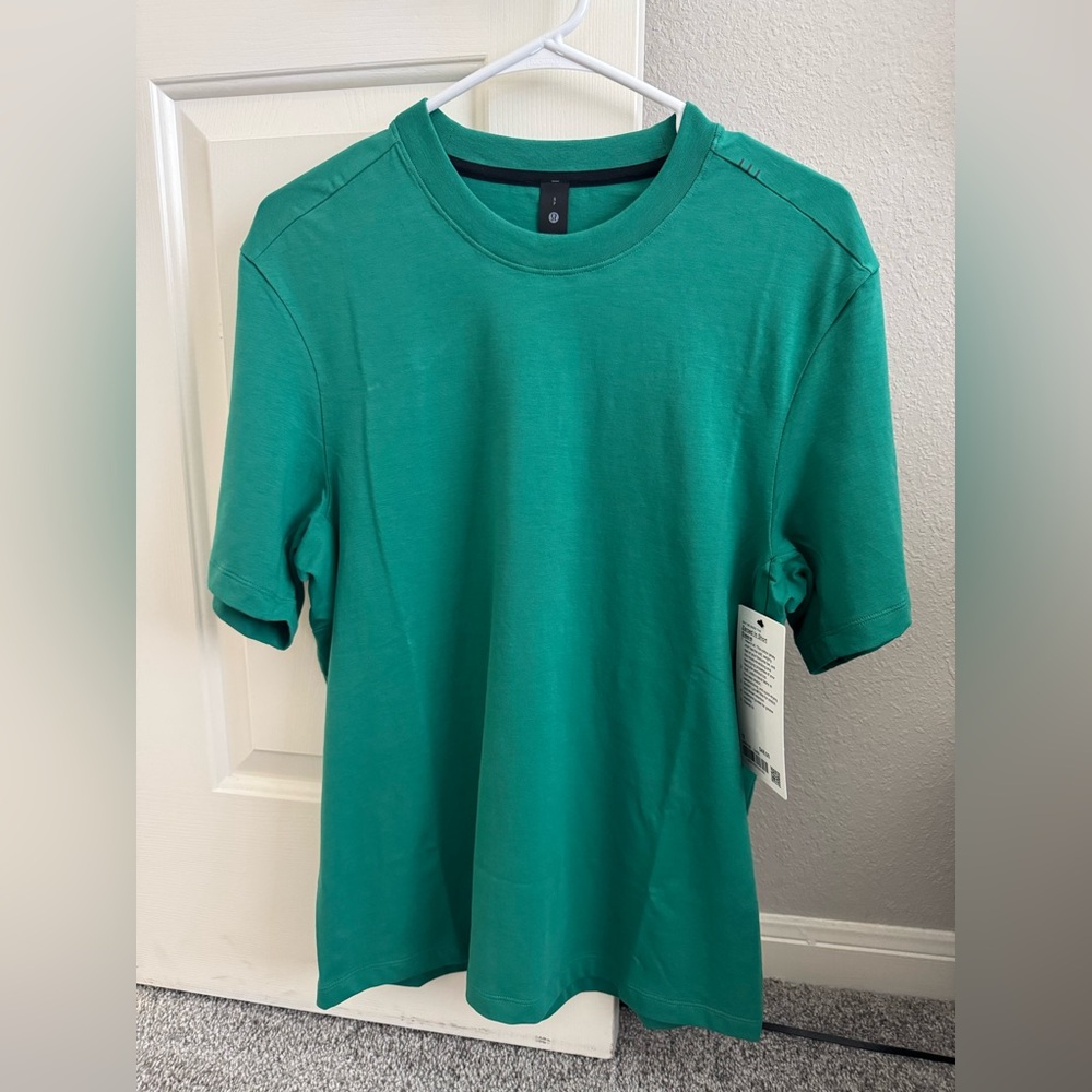 Lululemon zeroed in short sleeve